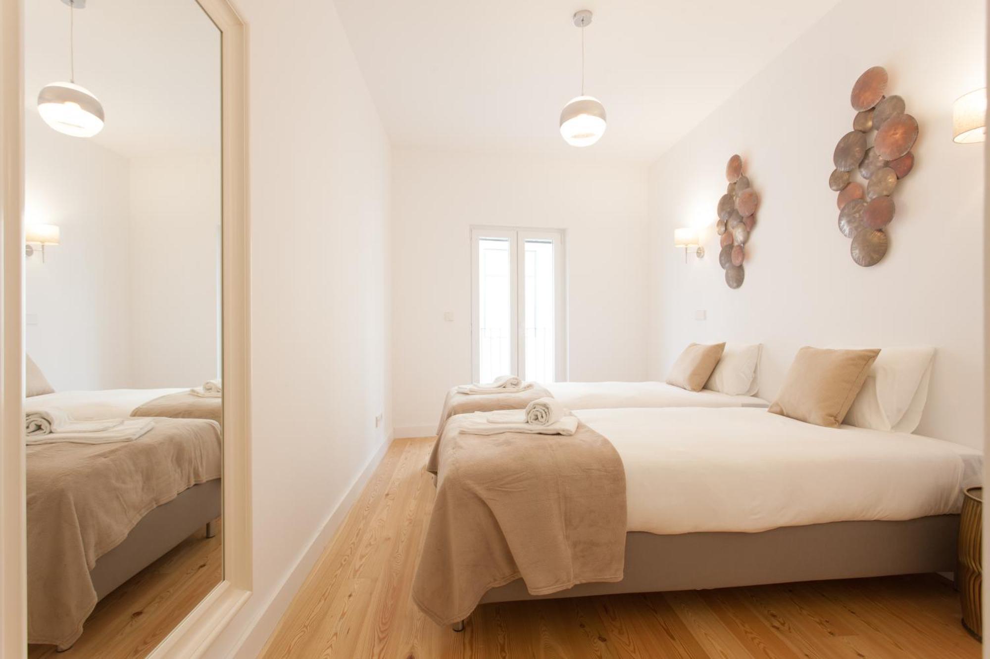 Mouraria Blue Three-Bedroom Apartment W/ Parking - By Lu Holidays Lisboa Εξωτερικό φωτογραφία
