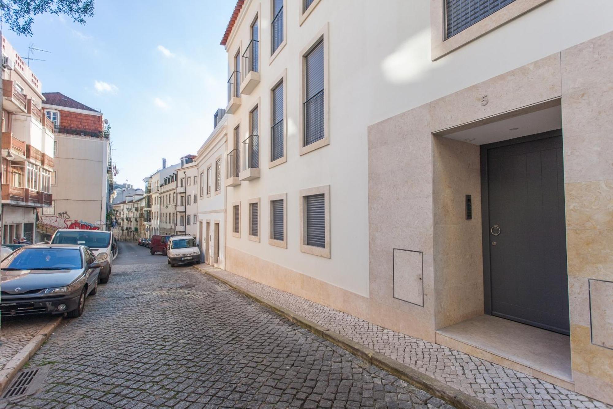 Mouraria Blue Three-Bedroom Apartment W/ Parking - By Lu Holidays Lisboa Εξωτερικό φωτογραφία